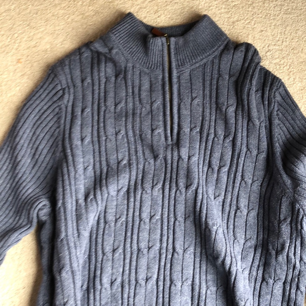 Beautiful soft Tommy Bahama sweater. Size large but runs larger.